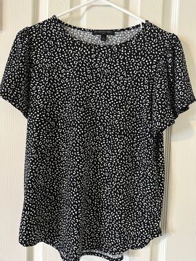 Banana Republic Black and White Micro Leopard Short Sleeve Tee